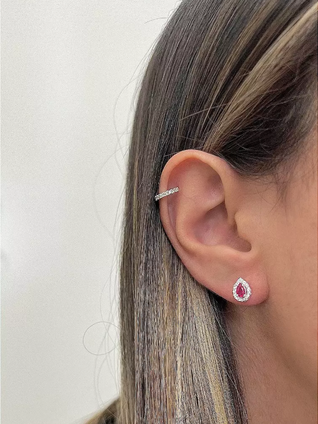 Brinco Gota Cravejada Fúcsia - Prata 925