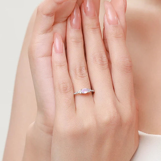 Anel Pedra Rosa Cravejado em Micro Zircônias Naturais - Prata 925