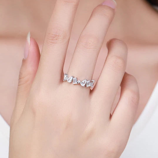 Anel Geométrico Zircônias - Prata 925