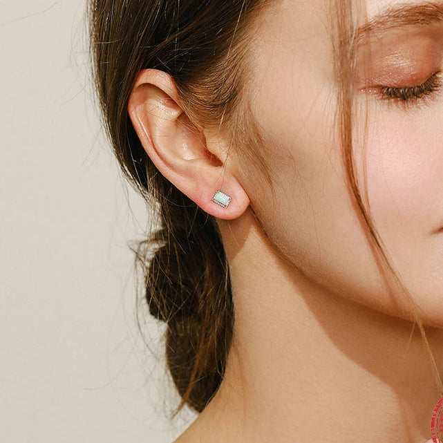 Conjunto Brinco e Anel Pedra Azul Cravejada Moderno Delicado - Prata 925