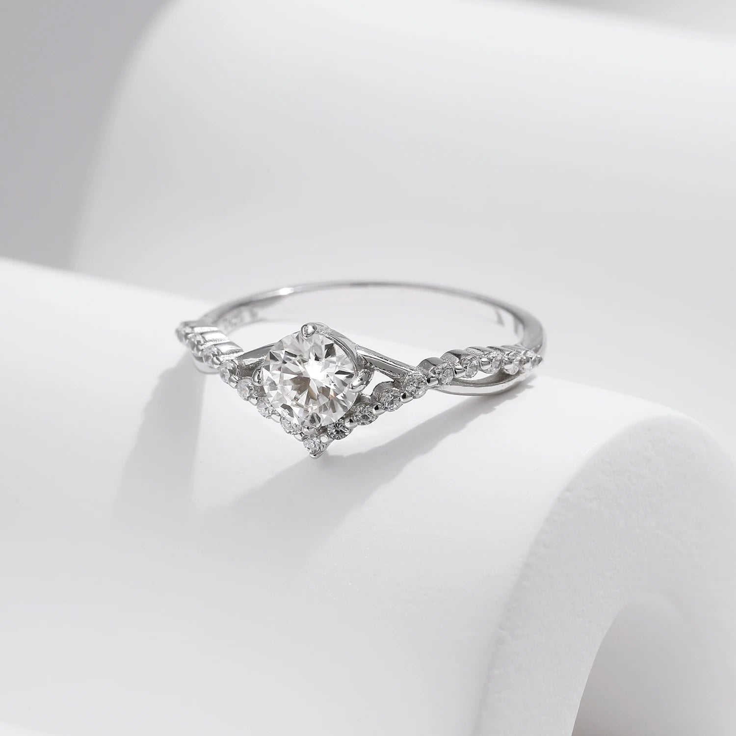 Anel Moissanite Coroa V Brilho Eterno - Prata 925